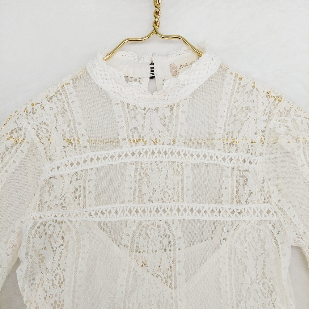 Altar'd State Atalaya White Lace Trumpet Long Sleeve Mock Neck Blouse P3927 - Picture 3 of 9
